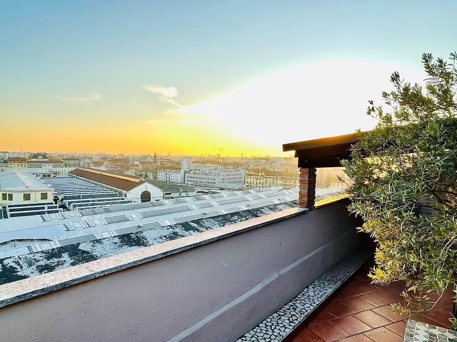 Milan Rooftop- Tetto Su Milano
